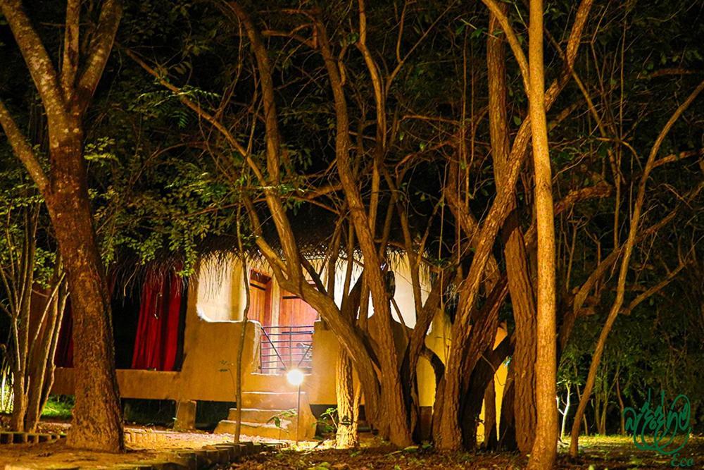 Yala Beddegama Eco Hotell Kataragama Exteriör bild