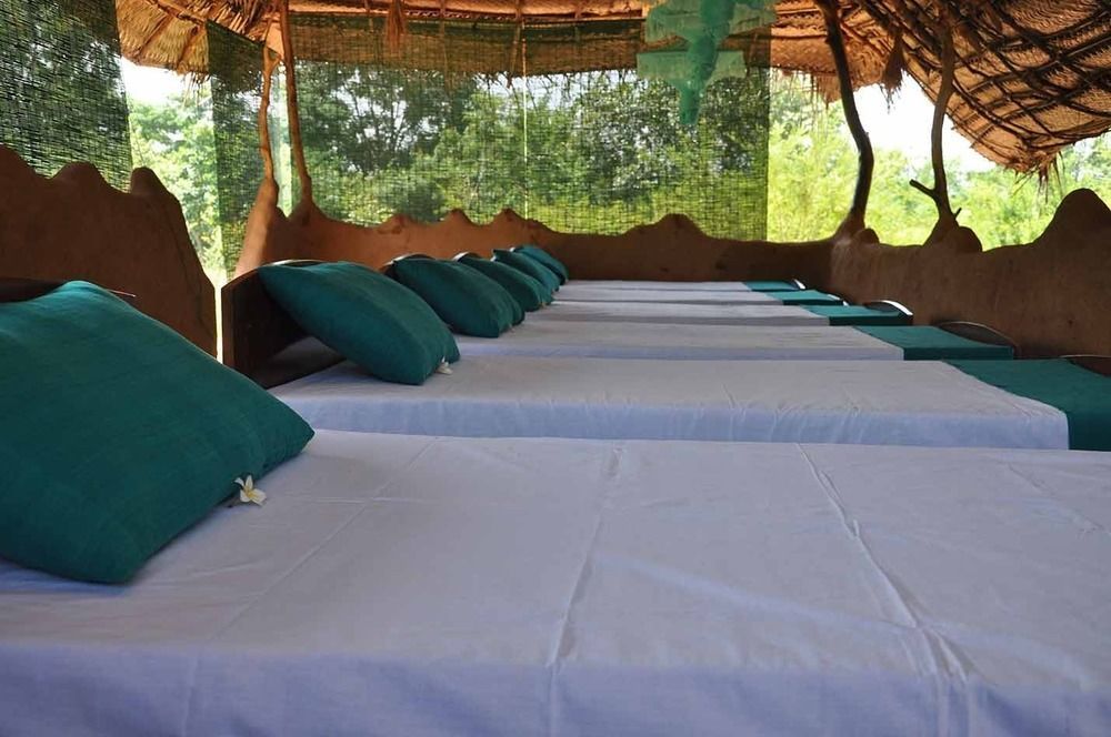 Yala Beddegama Eco Hotell Kataragama Exteriör bild
